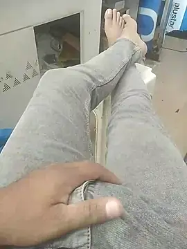 Snapshot of deshifuckers chatting on 19, 2, 2025 deshifuckers online show from 19, 2, 2025