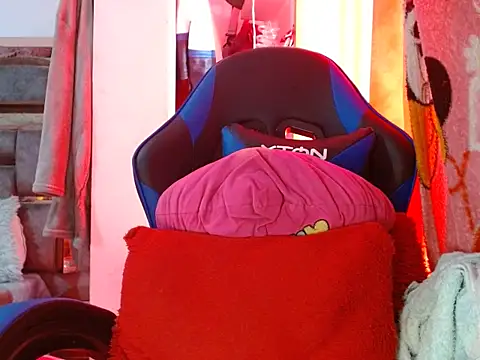 Snapshot of coral1727 chatting on 4, 2, 2025 coral1727 online show from 4, 2, 2025