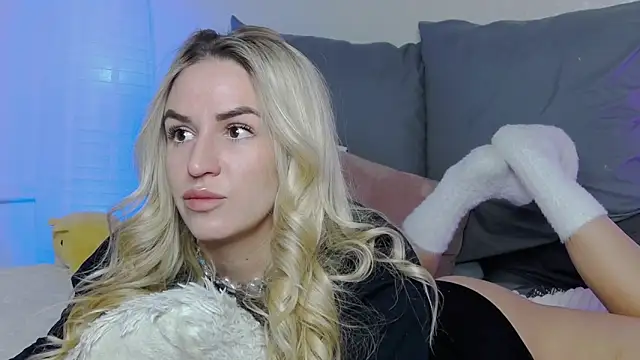 SofiJames online show from 7, 2, 2025