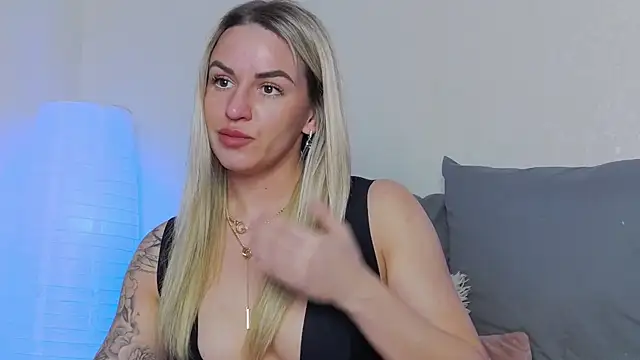 SofiJames online show from 23, 3, 2025