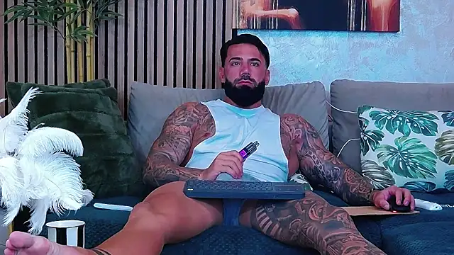 Snapshot of masterkingofmusclee chatting on 29, 6, 2026 masterkingofmusclee online show from 29, 6, 2026