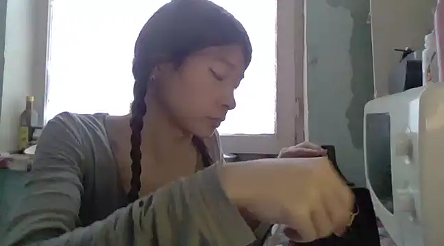 CarlyJoy online show from 26, 2, 2025