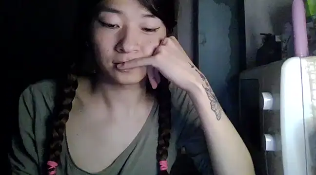 CarlyJoy online show from 26, 2, 2025