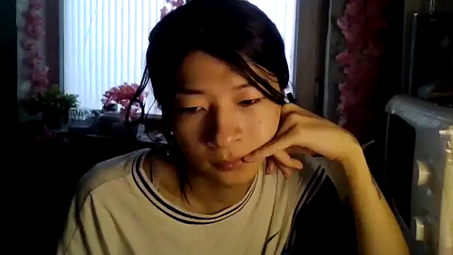 CarlyJoy online show from 9, 10, 2025