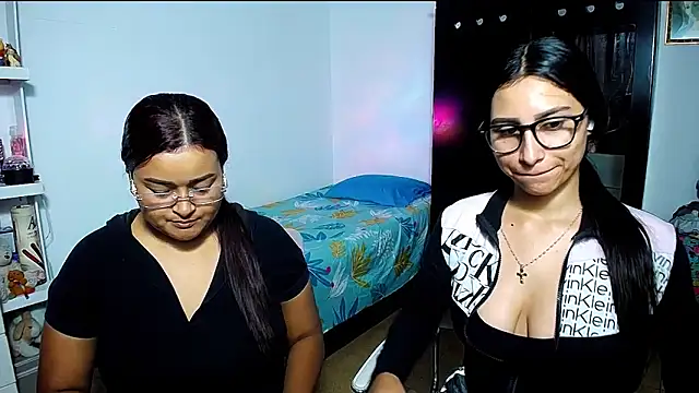 Snapshot of violeta_rous chatting on 2, 2, 2026 violeta rous online show from 2, 2, 2026