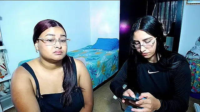 Snapshot of violeta_rous chatting on 4, 2, 2026 violeta rous online show from 4, 2, 2026