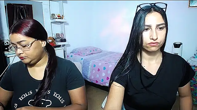 Snapshot of violeta_rous chatting on 17, 2, 2026 violeta rous online show from 17, 2, 2026