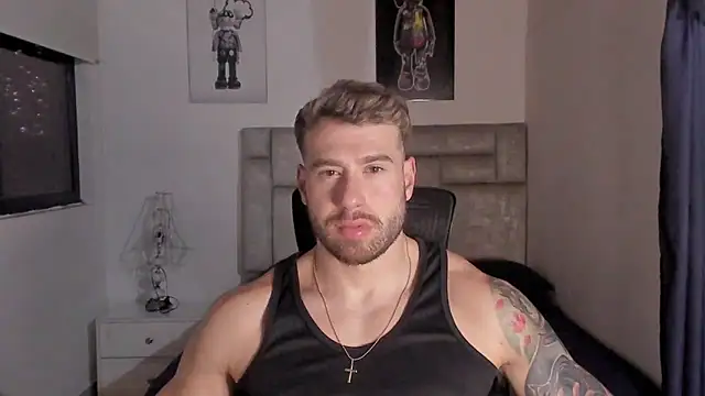 Snapshot of paul_rogerr chatting on 17, 11, 2025 paul rogerr online show from 17, 11, 2025