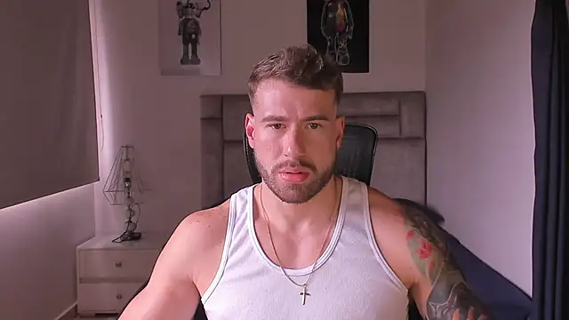 Snapshot of paul_rogerr chatting on 23, 11, 2025 paul rogerr online show from 23, 11, 2025