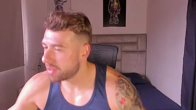 Snapshot of paul_rogerr chatting on 5, 12, 2025 paul rogerr online show from 5, 12, 2025