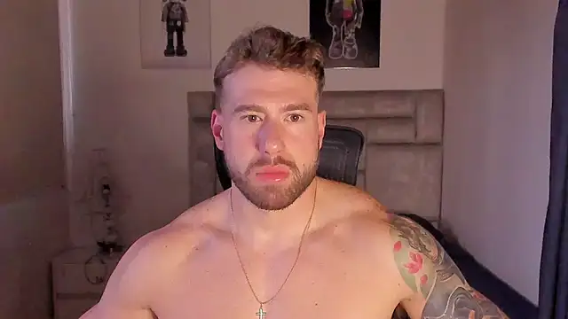 Snapshot of paul_rogerr chatting on 15, 12, 2025 paul rogerr online show from 15, 12, 2025