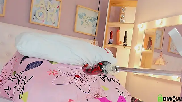 julyanna  online show from 8, 11, 2025