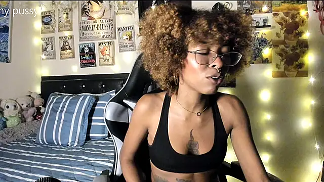 Snapshot of Cristal_Jonas@xh chatting on 23, 12, 2025 Cristal Jonasxh online show from 23, 12, 2025