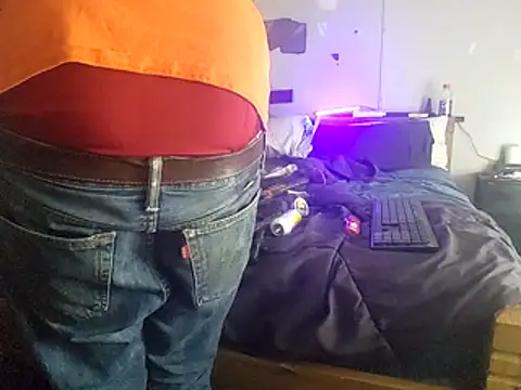 Bi curious86 online show from 12, 4, 2026