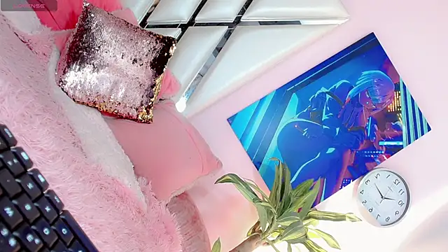 Hannahsmit online show from 29, 12, 2024