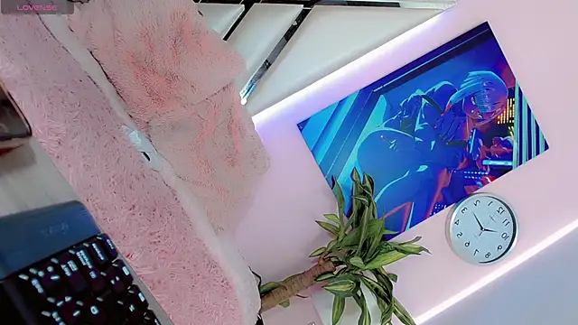 Hannahsmit online show from 12, 1, 2025