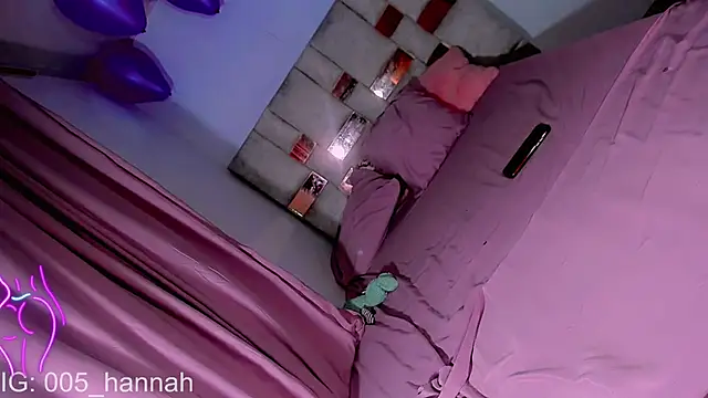 Hannahsmit online show from 7, 11, 2025