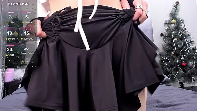 JuliaVangg 19 online show from 14, 1, 2025