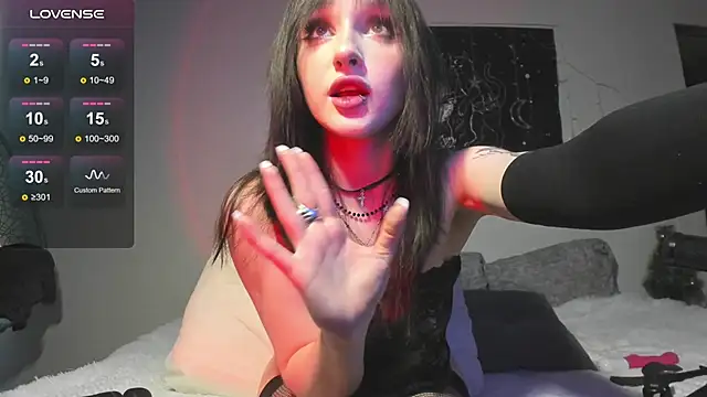 JuliaVangg 19 online show from 14, 4, 2026