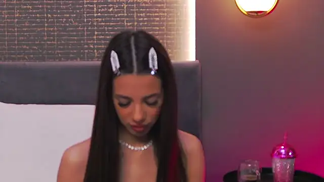 LaraKent online show from 5, 2, 2025