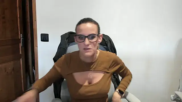 Snapshot of Madame_Callie chatting on 19, 1, 2026 Madame Callie online show from 19, 1, 2026