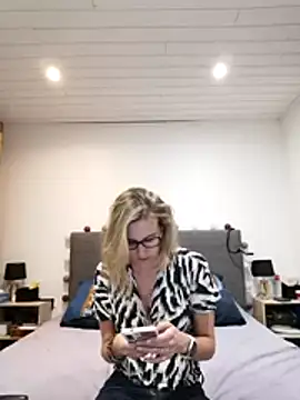 Madame Callie online show from 12, 7, 2026