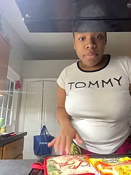 Snapshot of babygirllove8 chatting on 28, 10, 2025 babygirllove8 online show from 28, 10, 2025