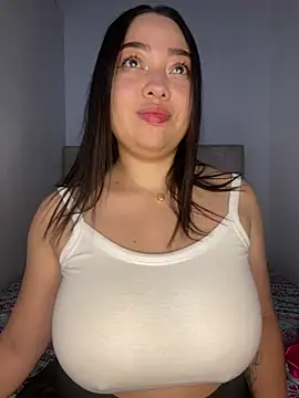 Snapshot of MissPerlaa chatting on 28, 12, 2024 MissPerlaa online show from 28, 12, 2024