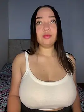 Snapshot of MissPerlaa chatting on 7, 2, 2025 MissPerlaa online show from 7, 2, 2025