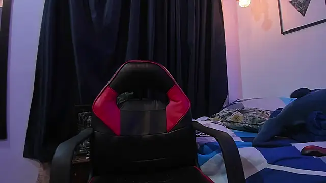 Snapshot of Juan_Castano chatting on 12, 12, 2024 Juan Castano online show from 12, 12, 2024