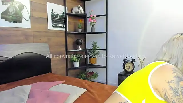 Snapshot of KatyaBlonding chatting on 17, 9, 2025 KatyaBlonding online show from 17, 9, 2025