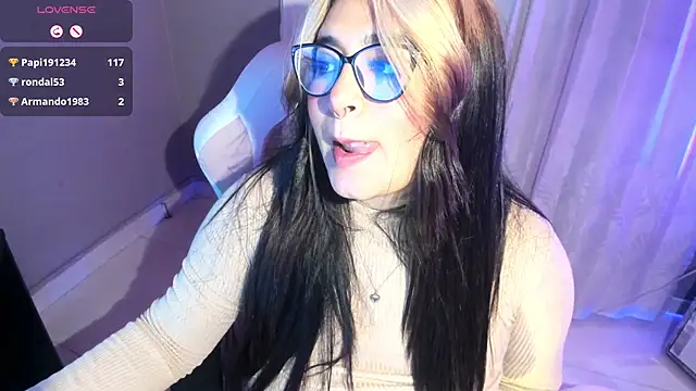 chloe bonnet online show from 14, 12, 2024