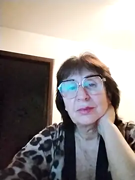 AlbinaXPretty online show from 12, 11, 2025