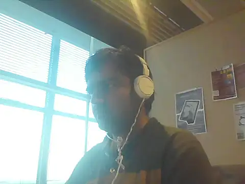 Snapshot of JohnBond009 chatting on 28, 5, 2026 JohnBond009 online show from 28, 5, 2026
