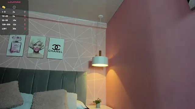 dolly zoe online show from 23, 12, 2025