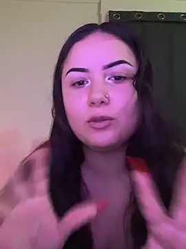Snapshot of xocrybaby chatting on 19, 10, 2025 xocrybaby online show from 19, 10, 2025