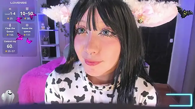 Snapshot of helen_bunnnyx chatting on 31, 10, 2025 helen bunnnyx online show from 31, 10, 2025