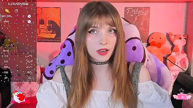 Snapshot of AliceLanley chatting on 7, 12, 2024 AliceLanley online show from 7, 12, 2024