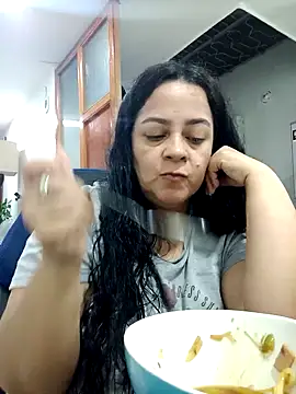 Snapshot of lucia_vonne_ chatting on 7, 12, 2024 lucia vonne online show from 7, 12, 2024