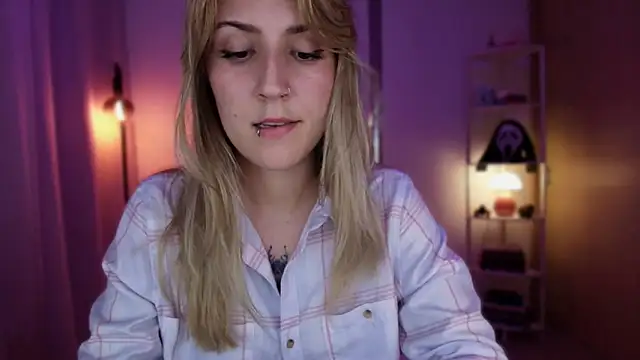 Snapshot of Dakotaa_ chatting on 4, 4, 2026 Dakotaa online show from 4, 4, 2026