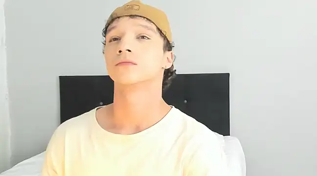 Snapshot of angelcortes chatting on 25, 2, 2025 angelcortes online show from 25, 2, 2025