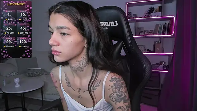 Snapshot of vinkitinkii chatting on 23, 12, 2024 vinkitinkii online show from 23, 12, 2024