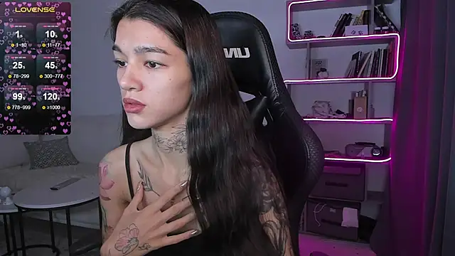 Snapshot of vinkitinkii chatting on 5, 1, 2025 vinkitinkii online show from 5, 1, 2025