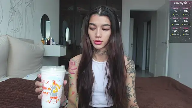 Snapshot of vinkitinkii chatting on 13, 10, 2025 vinkitinkii online show from 13, 10, 2025