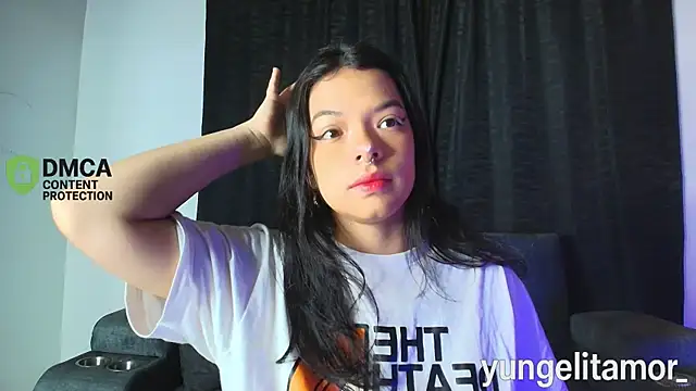 yungelitamor  online show from 29, 10, 2025