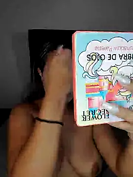 LarissaGaby01 online show from 12, 12, 2024