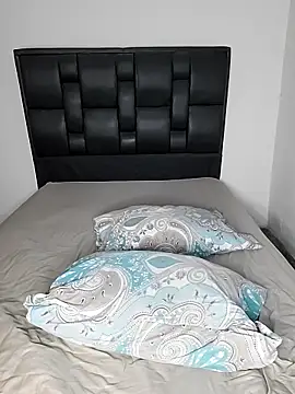 LarissaGaby01 online show from 3, 1, 2025