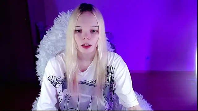 Emily Nyaffee online show from 28, 1, 2025