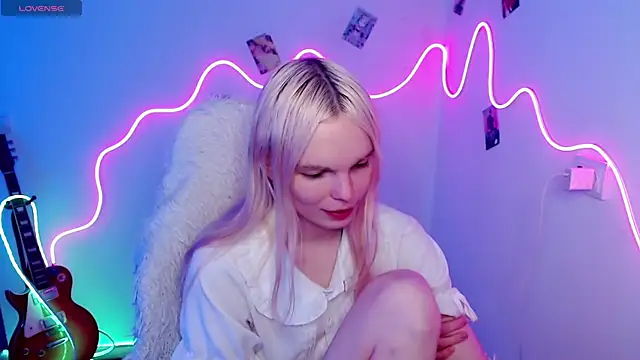 Emily Nyaffee online show from 5, 11, 2025