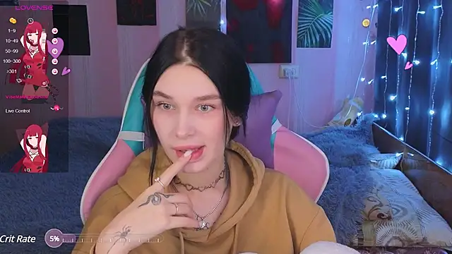 Snapshot of Amanda_Tender chatting on 4, 12, 2024 Amanda Tender online show from 4, 12, 2024